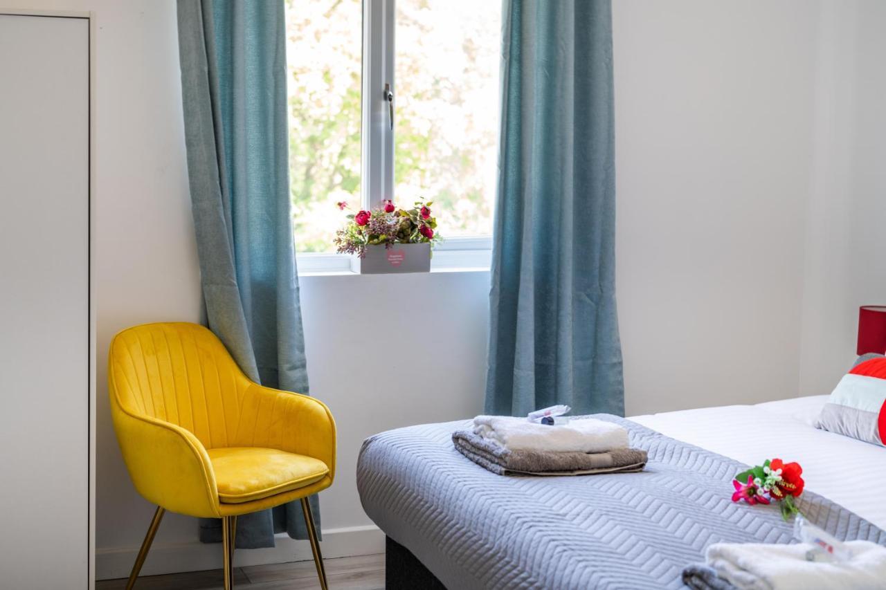 Ash View Place 3 -Heathrow - Thorpe Park - Free Parking Staines-upon-Thames Exterior photo